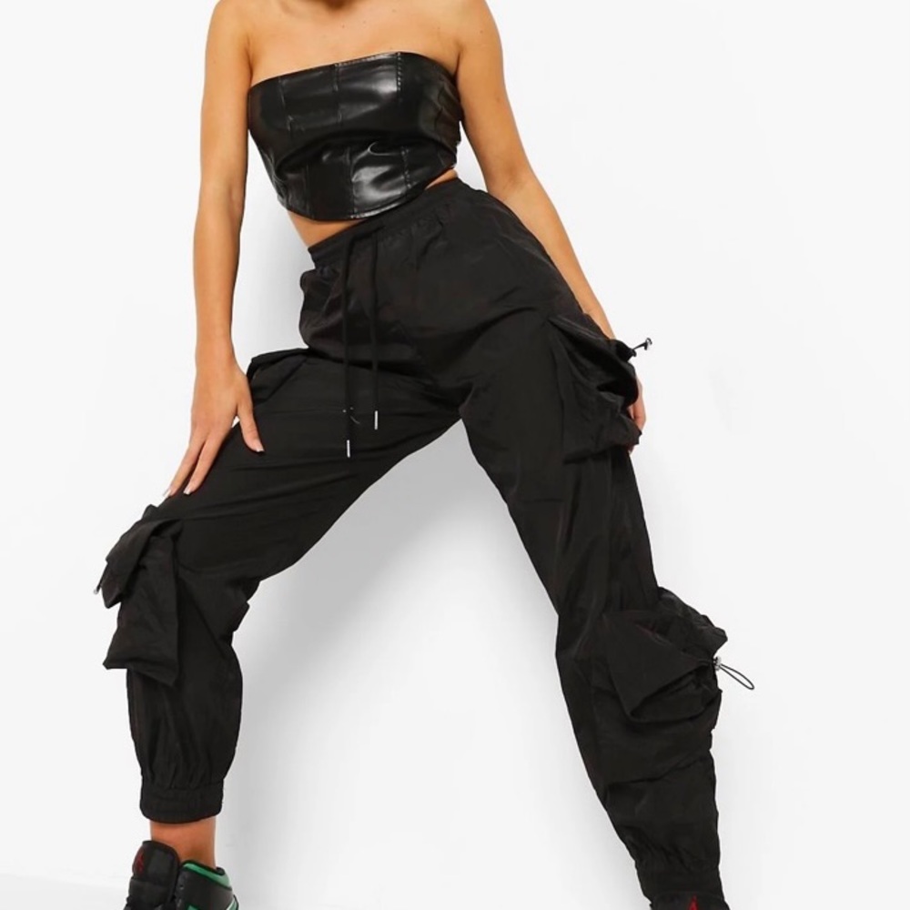 Boohoo - Picture 2 of 2